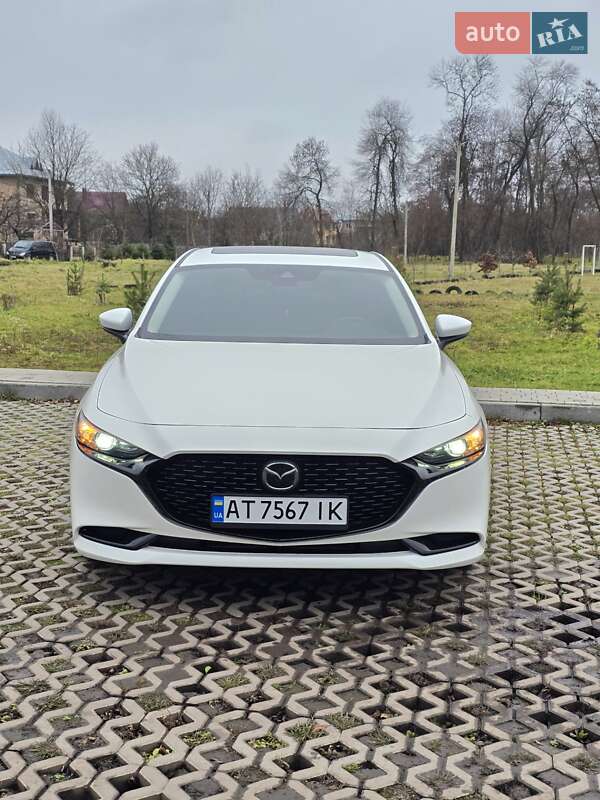 Седан Mazda 3 2021 в Коломые