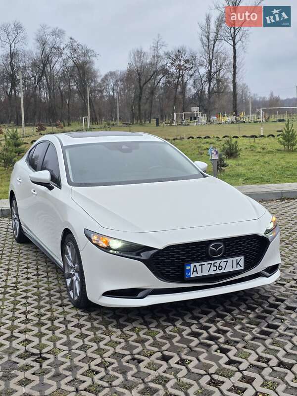 Седан Mazda 3 2021 в Коломые