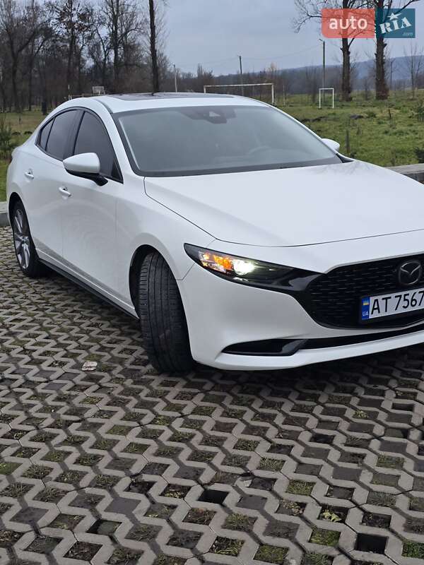 Седан Mazda 3 2021 в Коломые