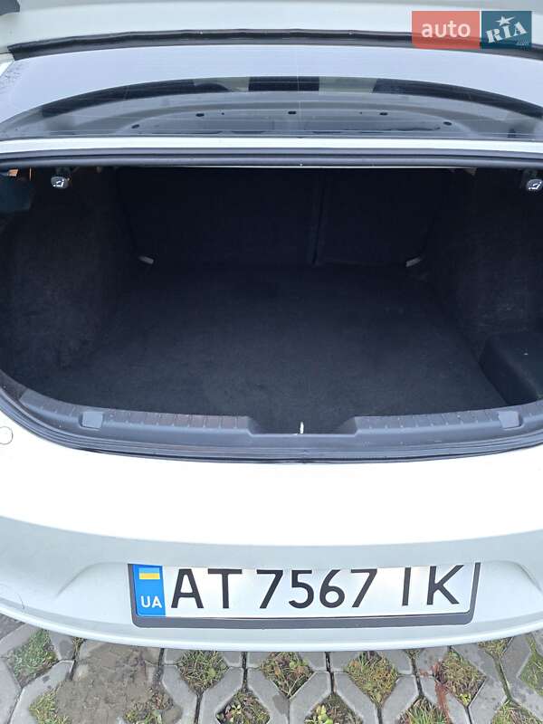 Седан Mazda 3 2021 в Коломые