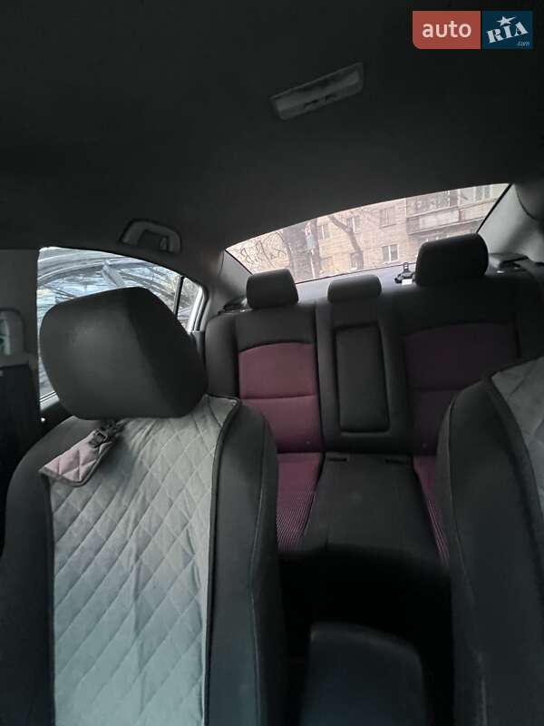 Седан Mazda 3 2005 в Харкові