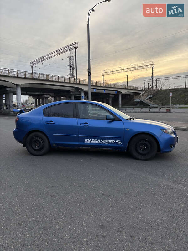 Седан Mazda 3 2004 в Одессе