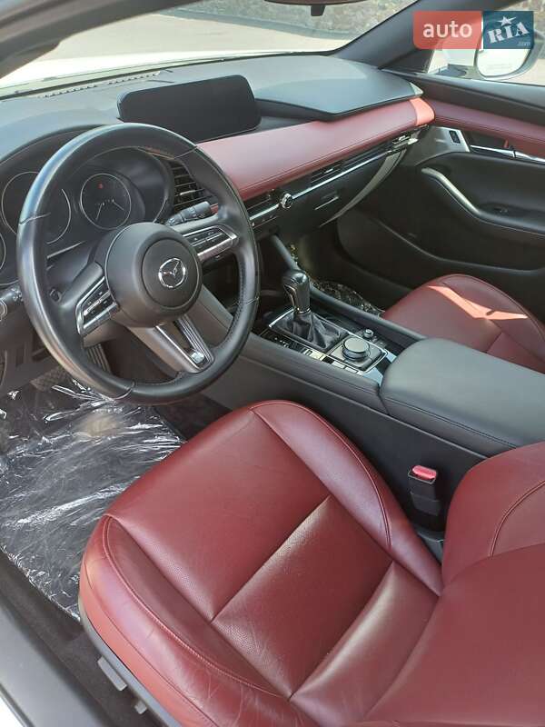 Хэтчбек Mazda 3 2021 в Киеве
