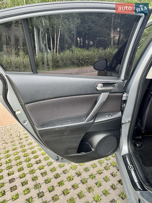 Седан Mazda 3 2012 в Києві