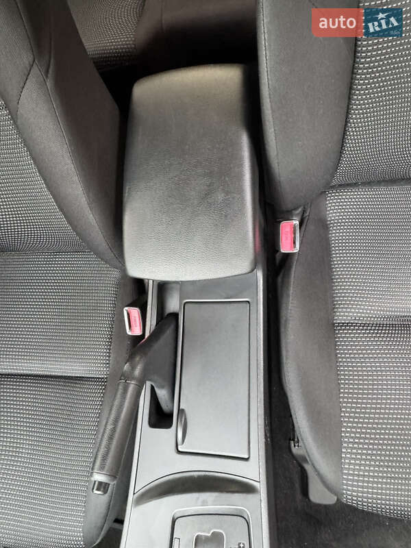 Седан Mazda 3 2012 в Києві