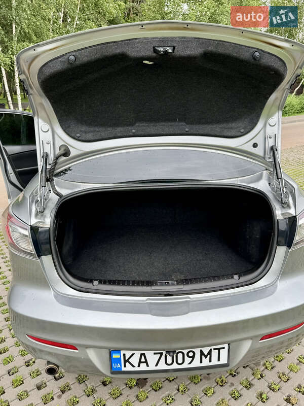 Седан Mazda 3 2012 в Києві