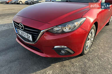 Хэтчбек Mazda 3 2015 в Южноукраинске