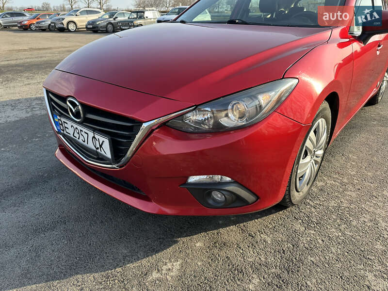Хэтчбек Mazda 3 2015 в Южноукраинске