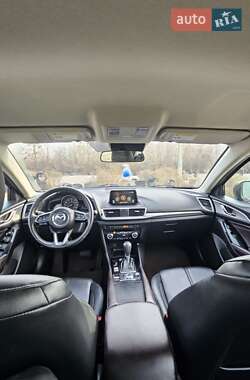 Седан Mazda 3 2016 в Харькове