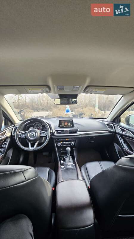 Седан Mazda 3 2016 в Харькове