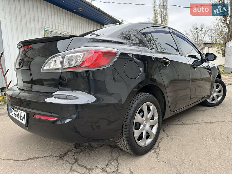 Седан Mazda 3 2012 в Миколаєві