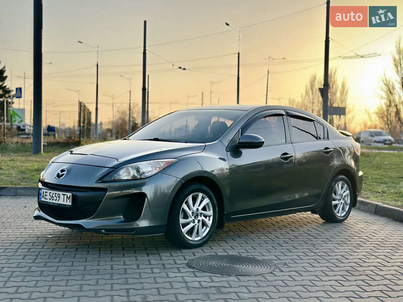 Седан Mazda 3 2013 в Дніпрі