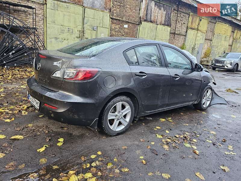 Седан Mazda 3 2013 в Киеве фото 11 Седан Mazda 3 2013 в Киеве