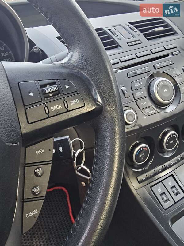 Седан Mazda 3 2013 в Киеве фото 14 Седан Mazda 3 2013 в Киеве