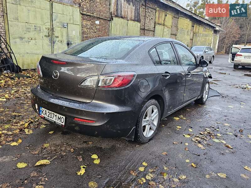 Седан Mazda 3 2013 в Киеве фото 20 Седан Mazda 3 2013 в Киеве