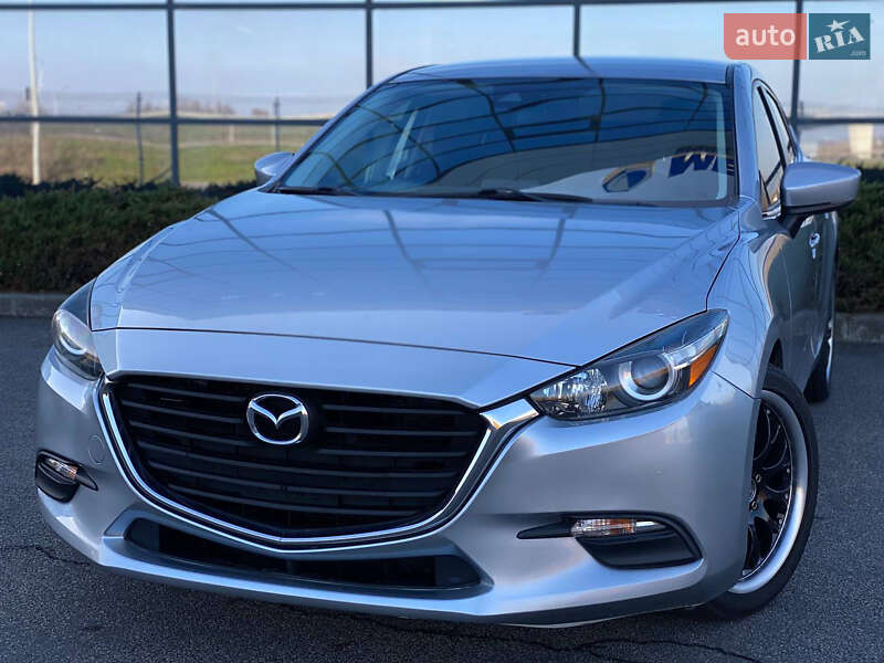 Седан Mazda 3 2017 в Дніпрі
