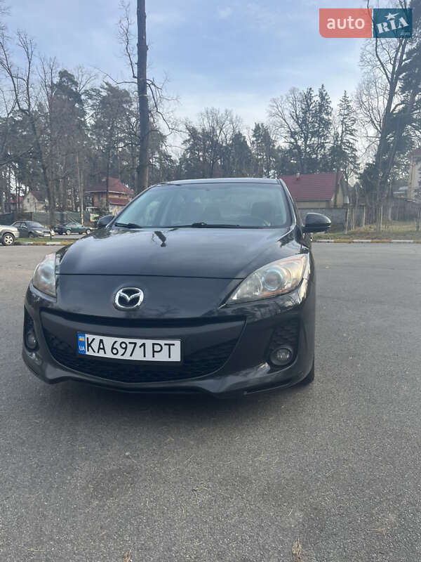 Седан Mazda 3 2012 в Бучі