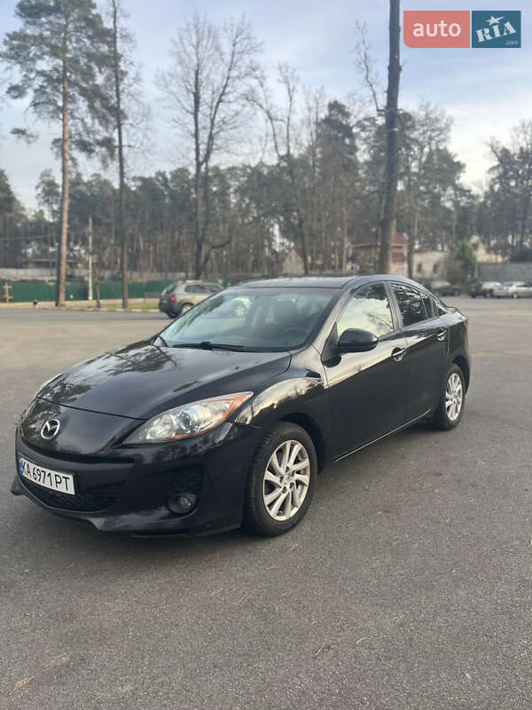 Седан Mazda 3 2012 в Бучі