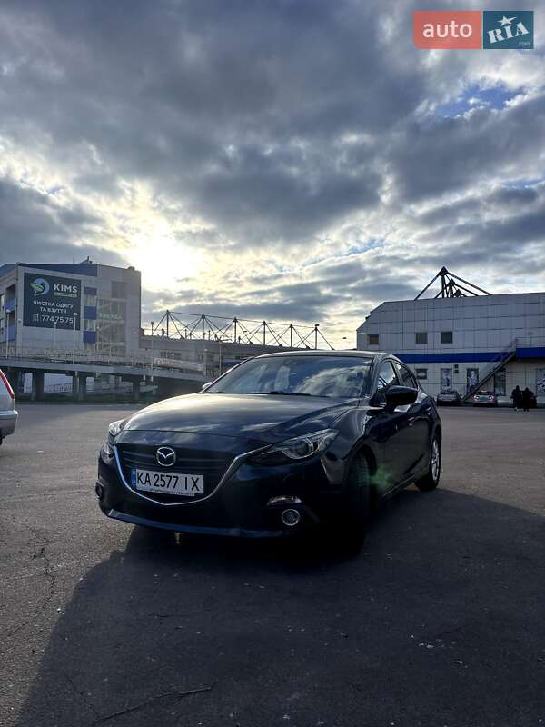 Хэтчбек Mazda 3 2015 в Кривом Роге