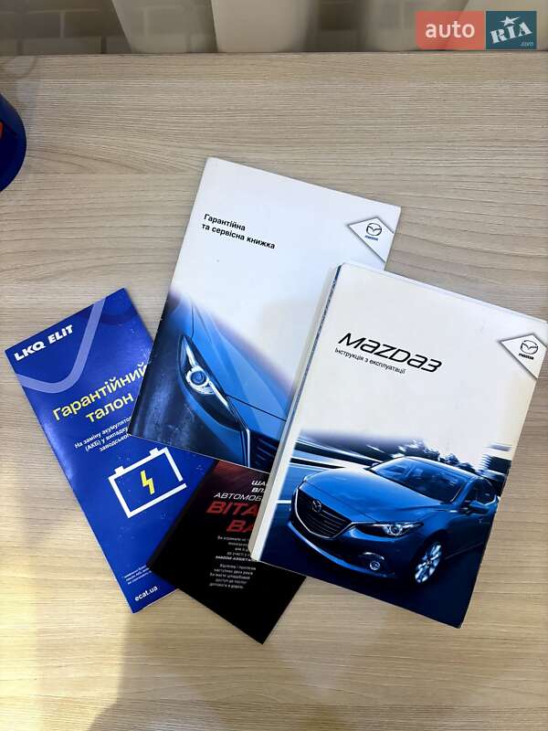 Хэтчбек Mazda 3 2015 в Кривом Роге