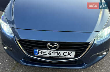 Седан Mazda 3 2017 в Николаеве