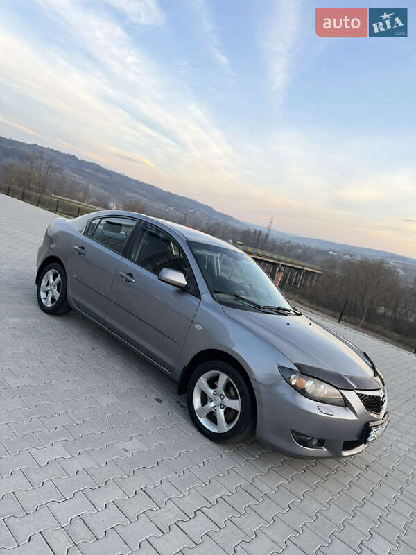 Хэтчбек Mazda 3 2004 в Черновцах