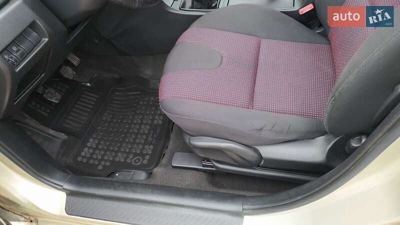Хэтчбек Mazda 3 2004 в Львове фото 9 Хэтчбек Mazda 3 2004 в Львове