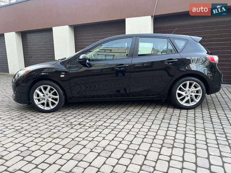 Хэтчбек Mazda 3 2011 в Коломые