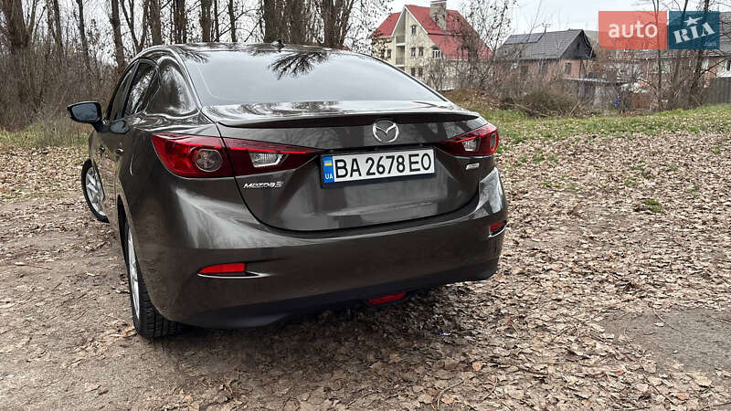 Седан Mazda 3 2015 в Кропивницькому