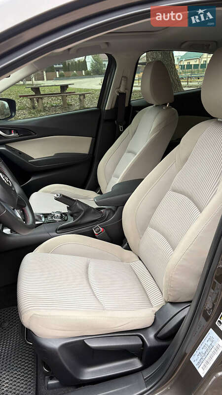 Седан Mazda 3 2015 в Кропивницькому