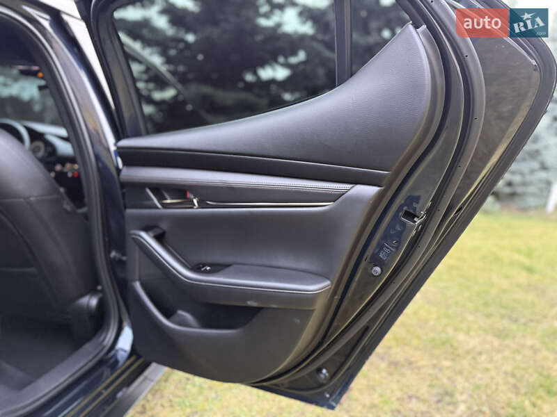 Хэтчбек Mazda 3 2019 в Киеве