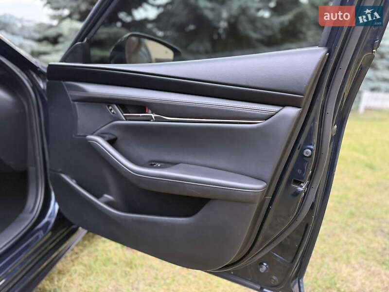 Хэтчбек Mazda 3 2019 в Киеве