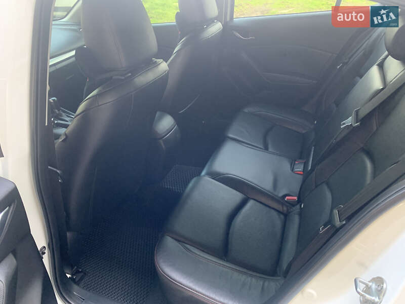 Хэтчбек Mazda 3 2015 в Одессе