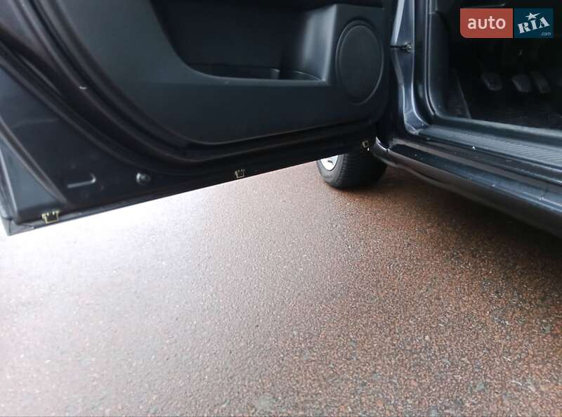 Хэтчбек Mazda 3 2006 в Житомире