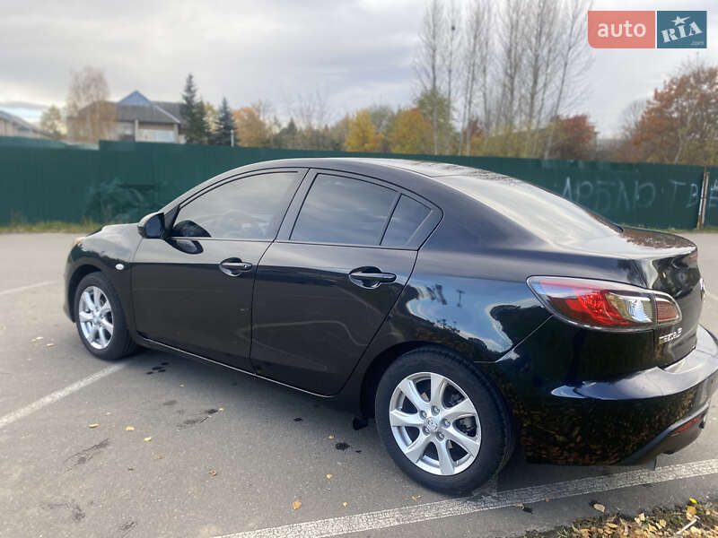 Седан Mazda 3 2011 в Ивано-Франковске