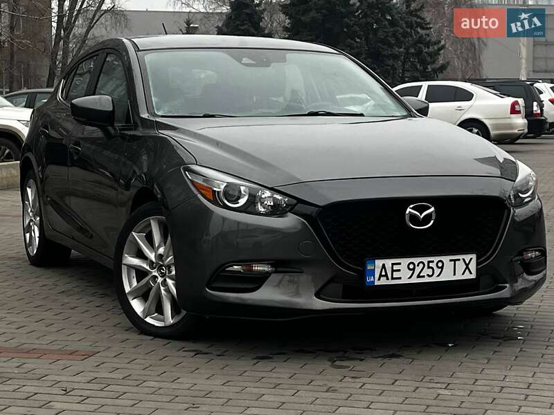 Седан Mazda 3 2017 в Днепре