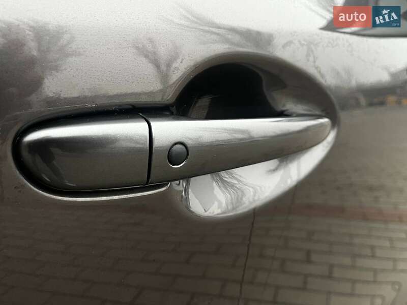 Седан Mazda 3 2017 в Днепре