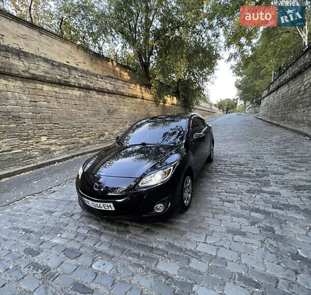 Седан Mazda 3 2012 в Миколаєві