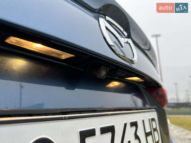 Седан Mazda 3 2017 в Мукачево