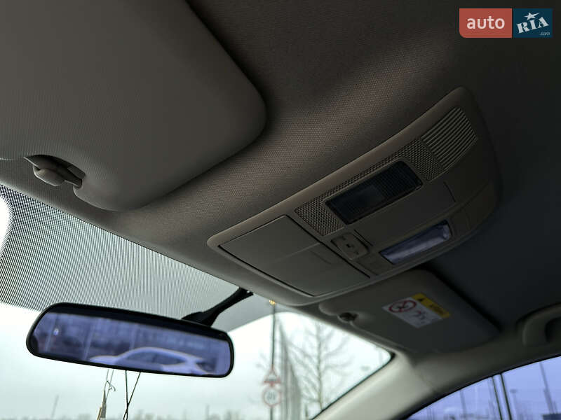 Седан Mazda 3 2017 в Мукачево