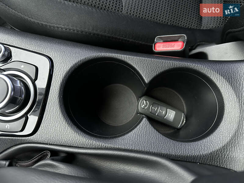 Седан Mazda 3 2017 в Мукачево