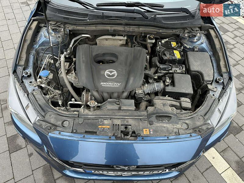Седан Mazda 3 2017 в Мукачево