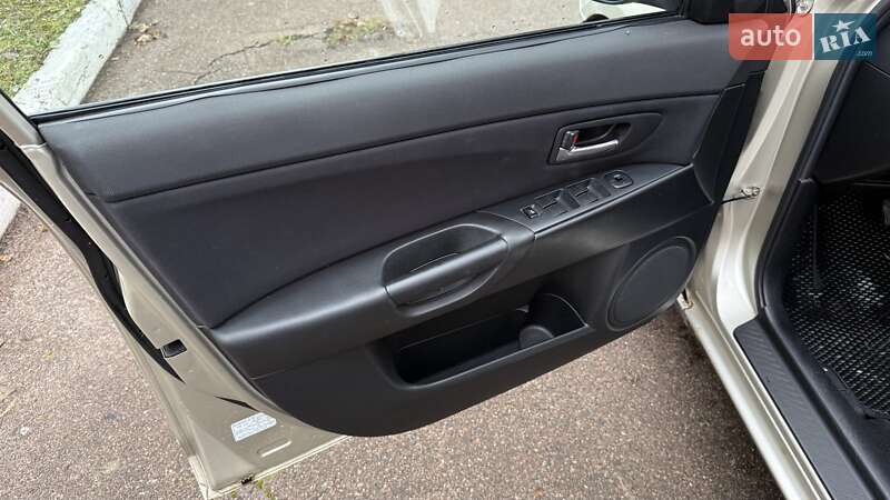 Хэтчбек Mazda 3 2004 в Киеве