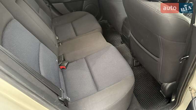 Хэтчбек Mazda 3 2004 в Киеве