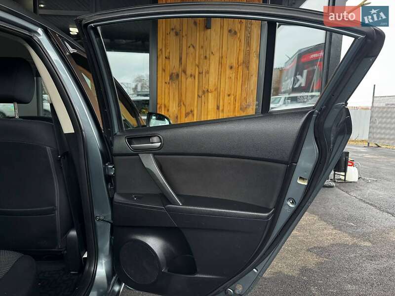 Седан Mazda 3 2011 в Виннице фото 25 Седан Mazda 3 2011 в Виннице