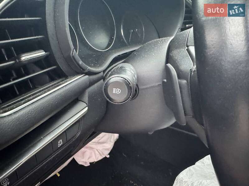 Седан Mazda 3 2022 в Львове