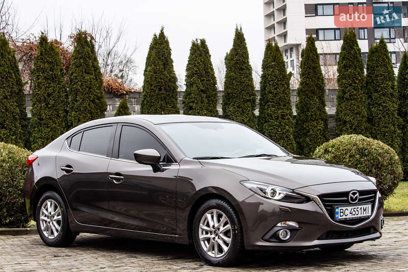 Седан Mazda 3 2015 в Львове