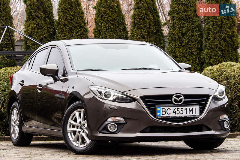 Седан Mazda 3 2015 в Львове