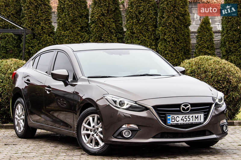 Седан Mazda 3 2015 в Львове
