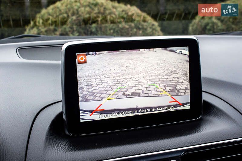 Седан Mazda 3 2015 в Львове